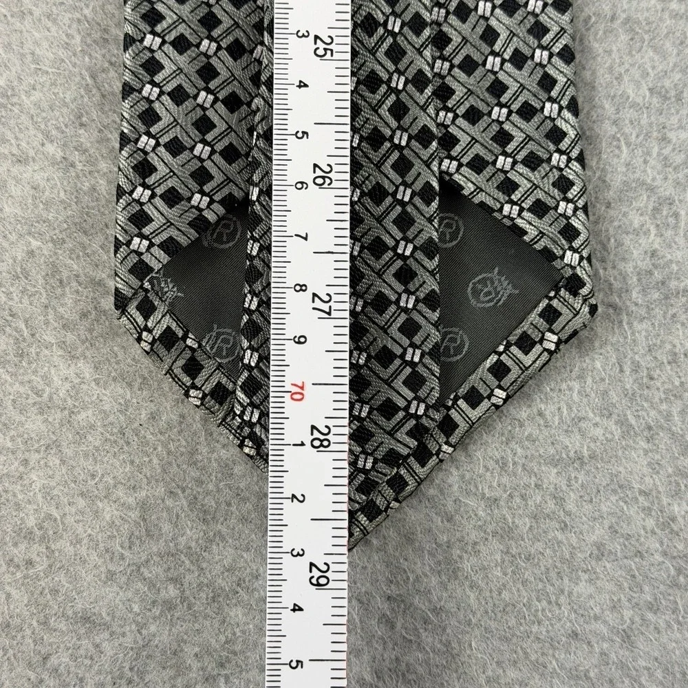 Studio 1408 New York Gray Geometric 100% Silk Tie 57x3.75 Wide Necktie